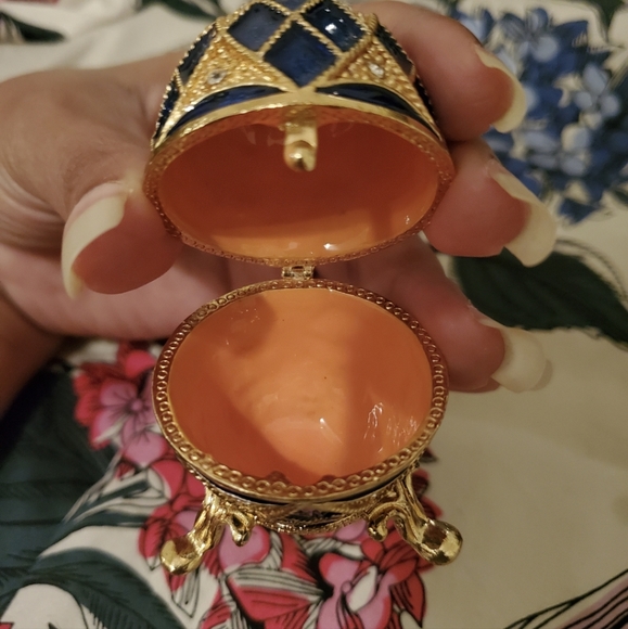 Egg trinket Jewelry box, Farberge Style - Picture 5 of 6